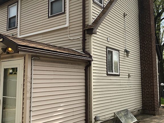 3rd image of 230-37 Edgewood Ave