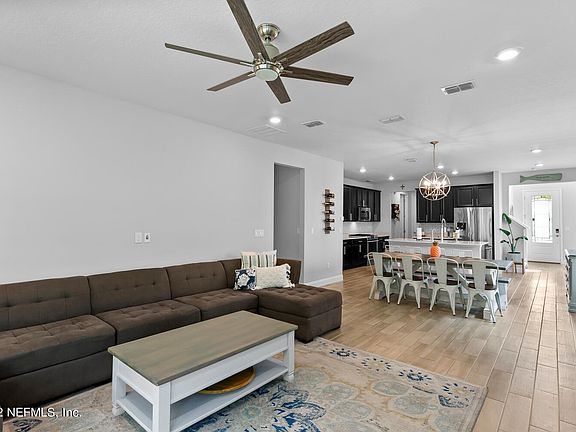 4th image of 348 Clifton Bay Loop