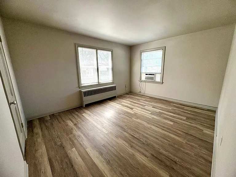 225-227 W Areba Ave — Photo 16