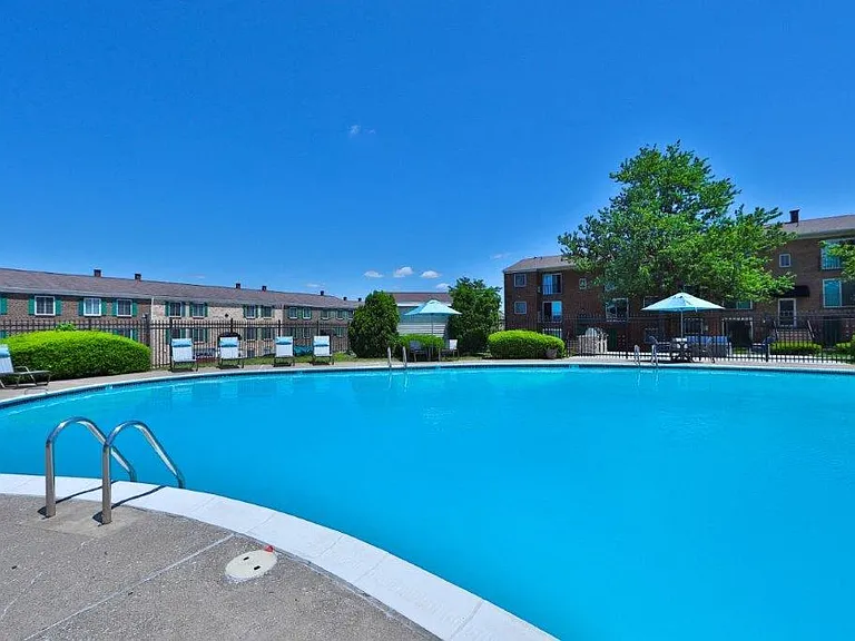 Eagles Crest Apartment Homes — Photo 19