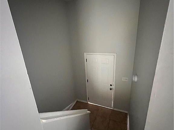 5th image of 7226-28 Gilmore Ave