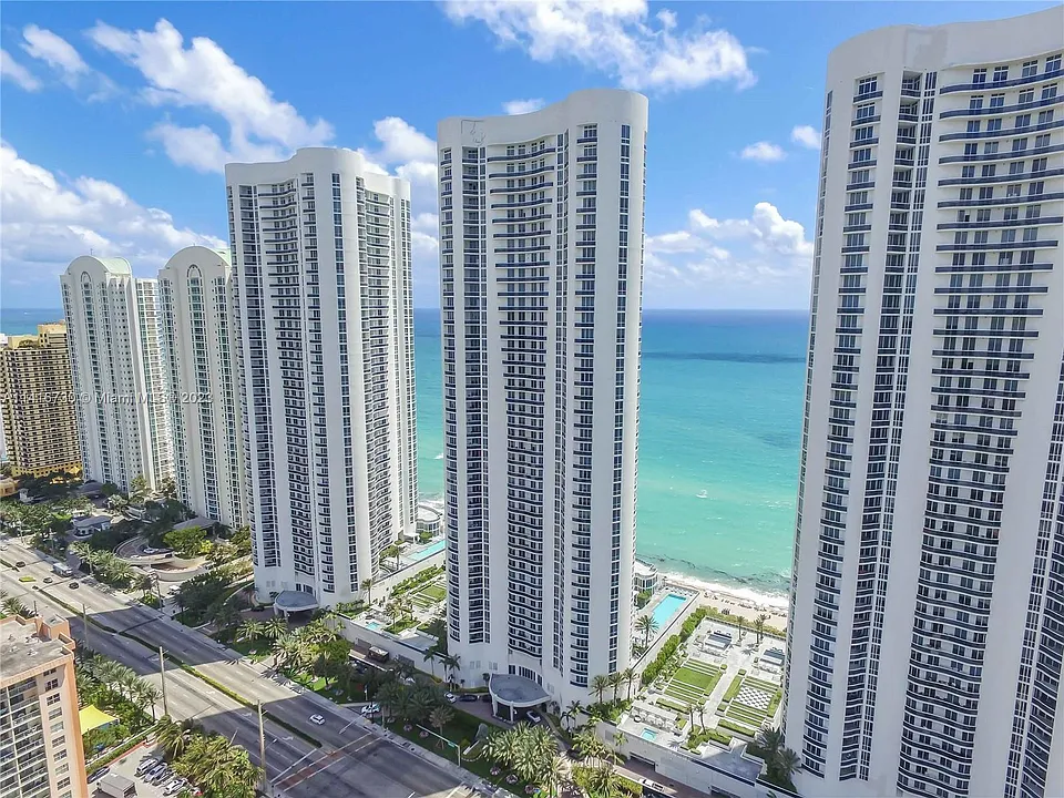 15901 Collins Ave #25F