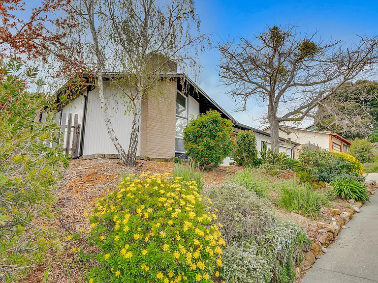 Moraga Dr — Photo 7