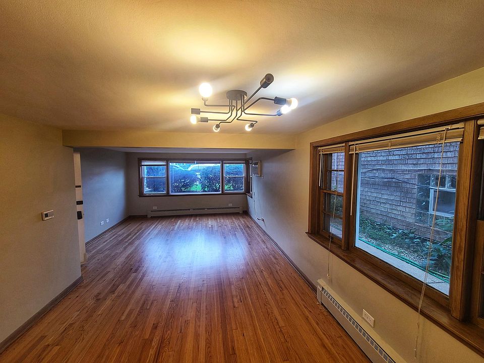 Living Room Pic 2
