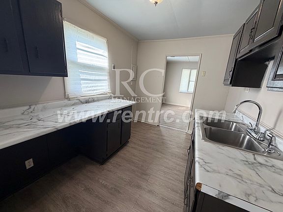 3rd image of 219 Grace St