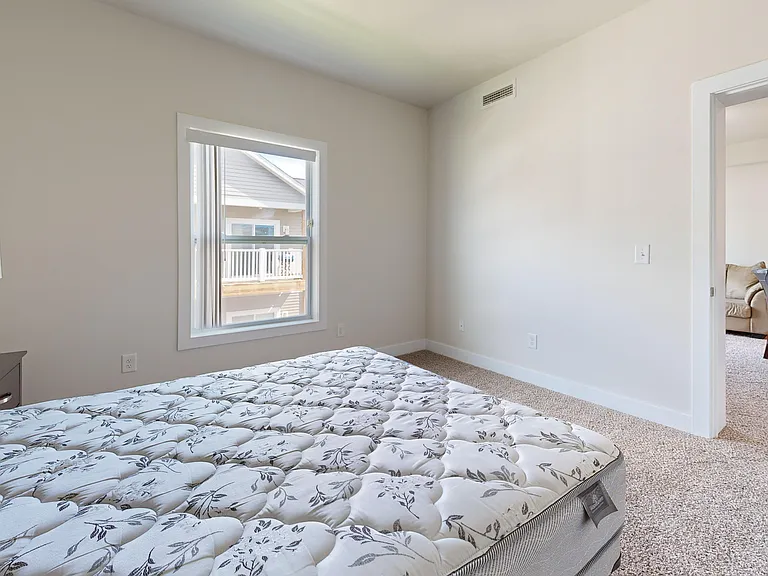 Auburn Ridge Apartments — Photo 25