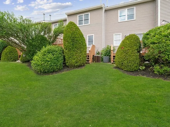 85 Tennis Plaza Rd Unit 11, Dracut, MA 01826