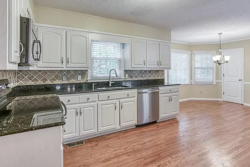 4 bed, 3.5 bath, 2654 sqft, $2,895 — Photo 3