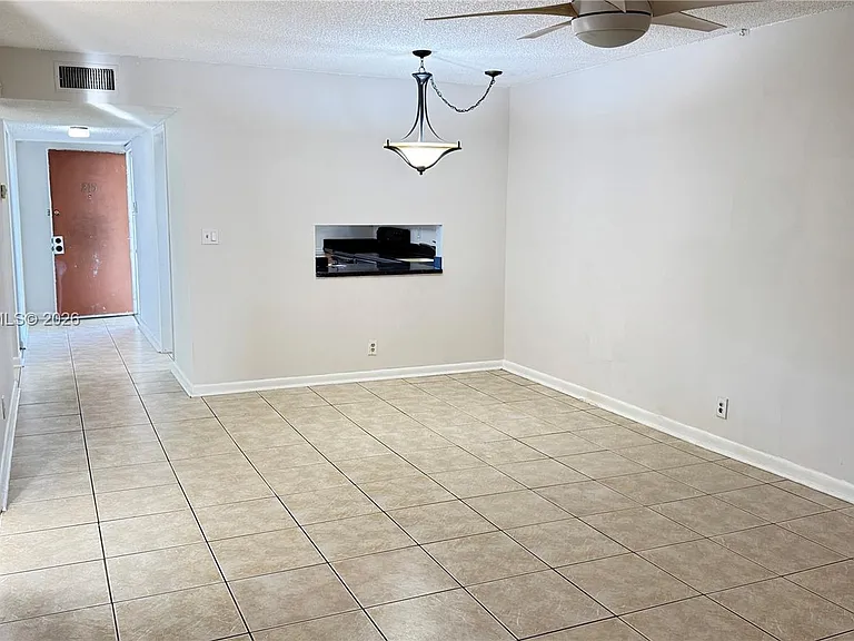 5525 Lakewood Cir N #215 — Photo 10