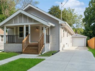 1130 Seneca Ave, Des Moines, IA 50313