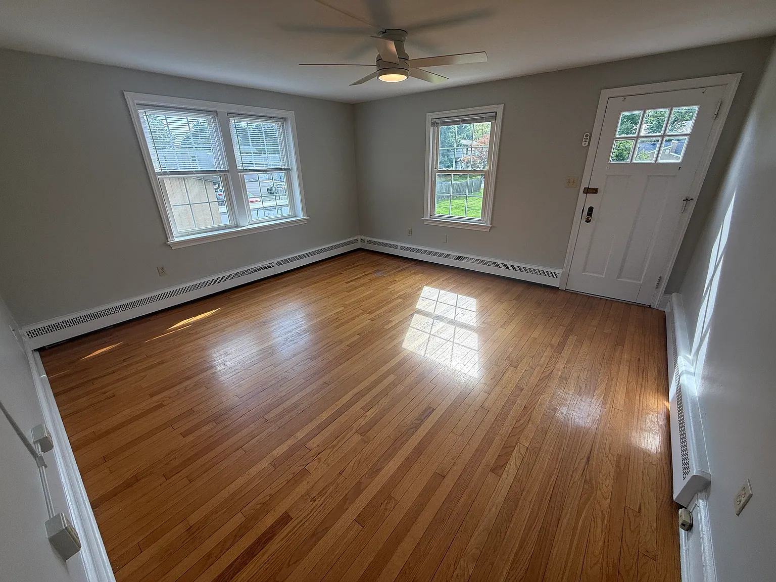 3 bed, $2,500 — Photo 3