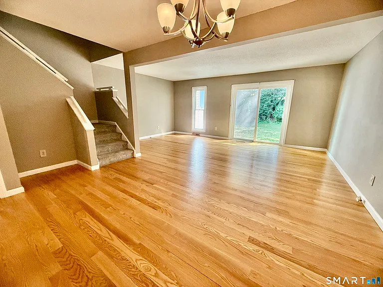 562 Oak Ave #562 — Photo 4