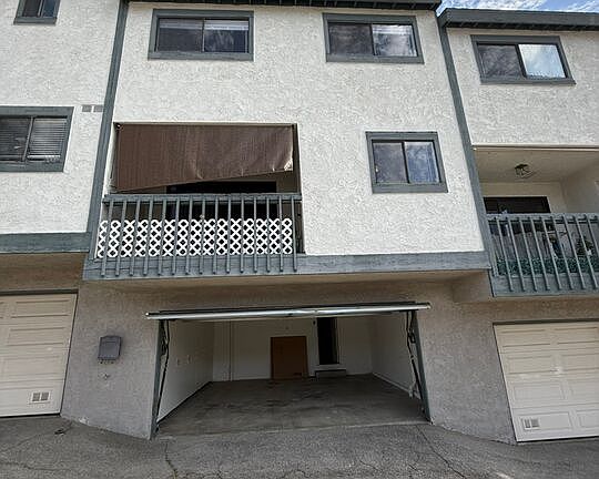 4th image of 2809 Montrose Ave APT 10