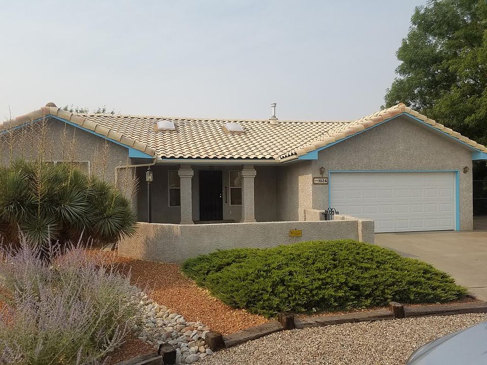 1st image of 1024 Fox Hollow Pl NW