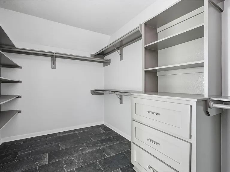 2605 Los Alamos Cir — Photo 13