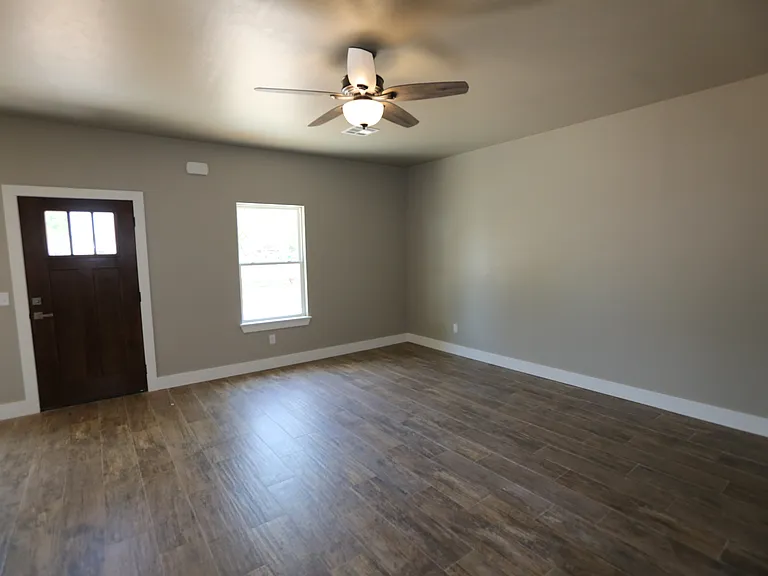 114 W French St — Photo 29