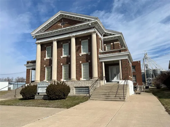 202 W Walnut St, Shelbina, MO 63468