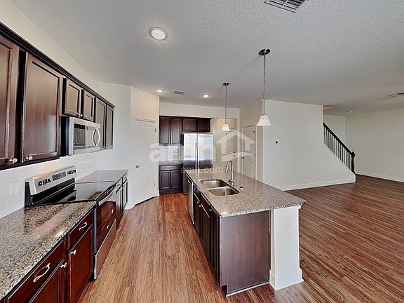 3rd image of 1320 Mount Logan Dr