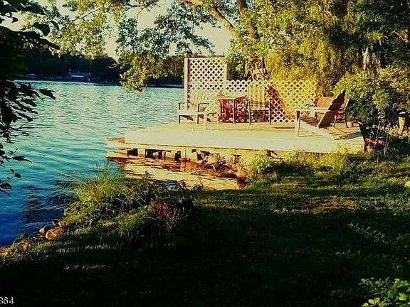 5th image of 18 E Shore Trl