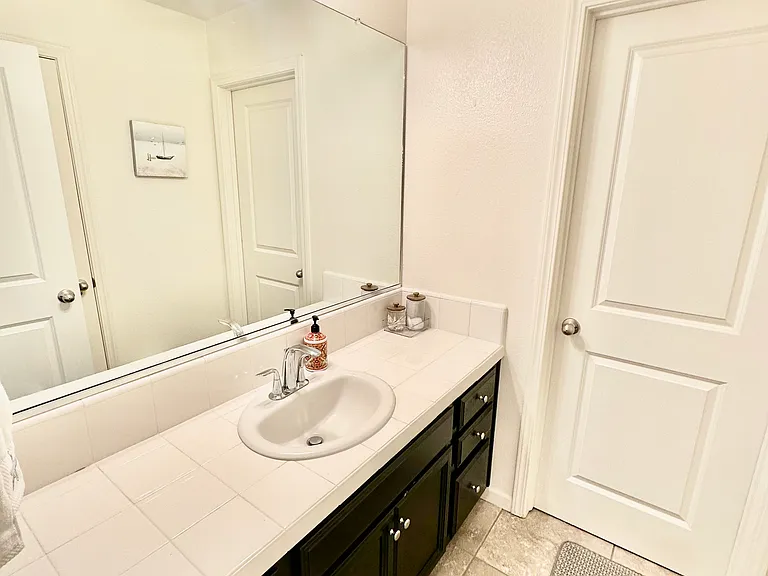 241 Aria Ave S — Photo 23