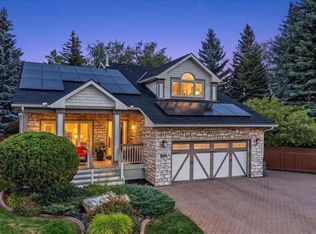 451 S Hawkview Manor Cir NW, Calgary, AB T3G2Z2