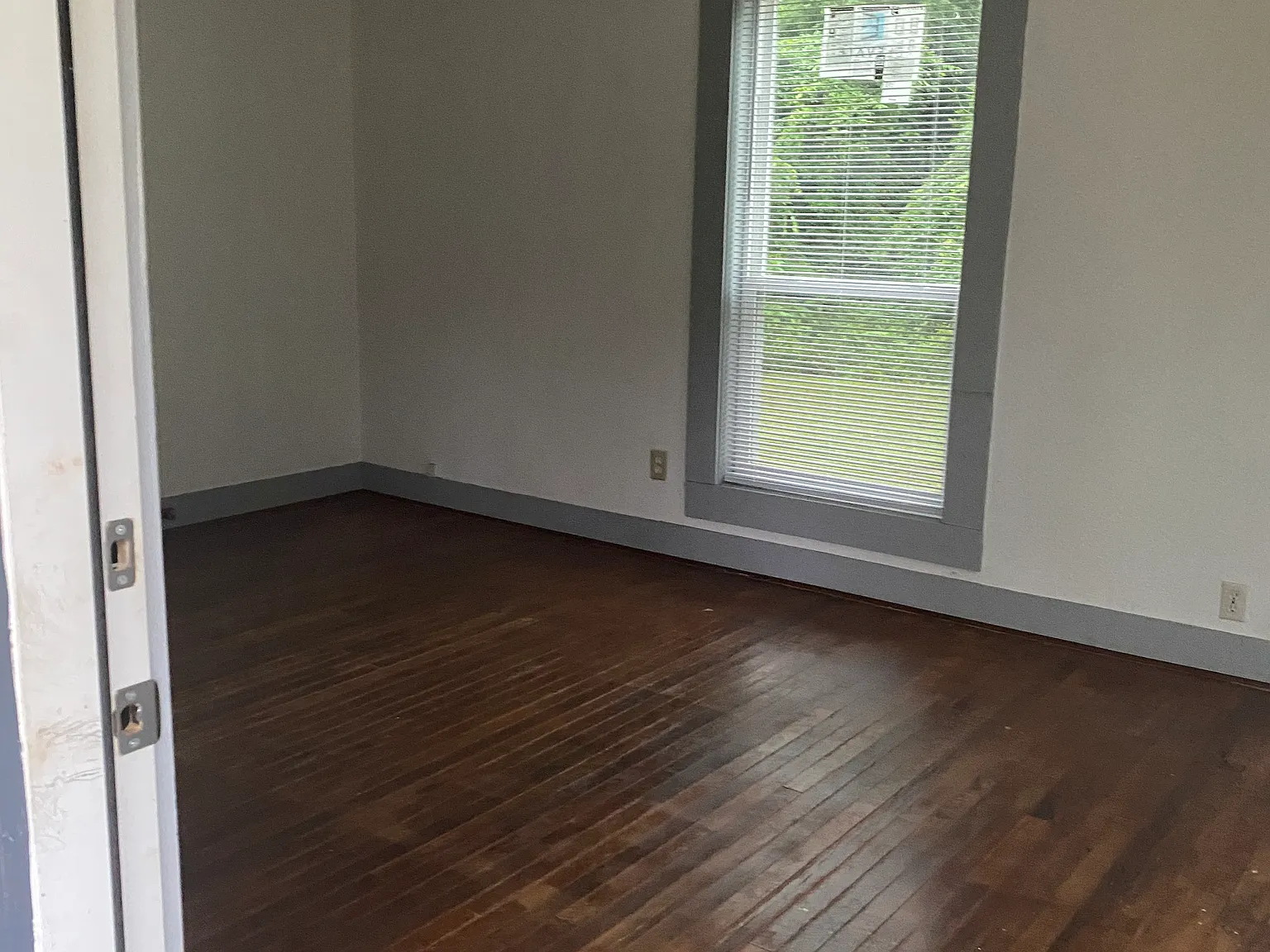 1205 Webb St — Photo 3