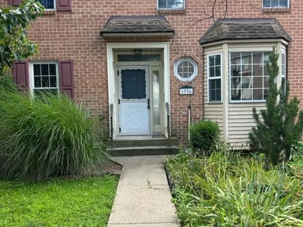 1936 Alberta Dr, Whitehall, PA 18052