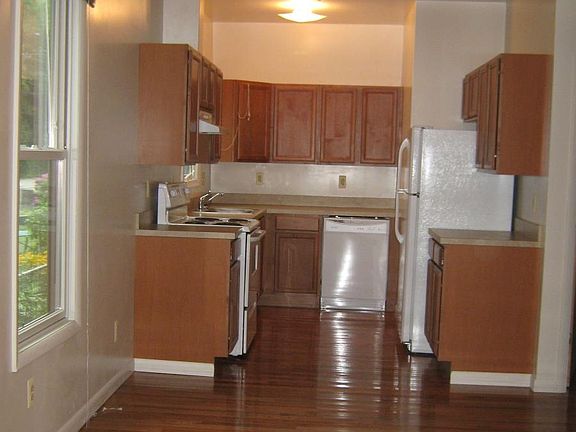 2nd image of 306 N Hamilton St APT 1