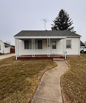 2nd image of 415 McIntire Dr