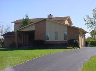 829 Apache Trl, Lake Villa, IL