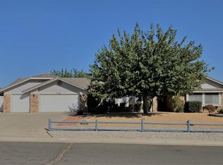 13347 Ivanpah Rd, Apple Valley, CA 92308