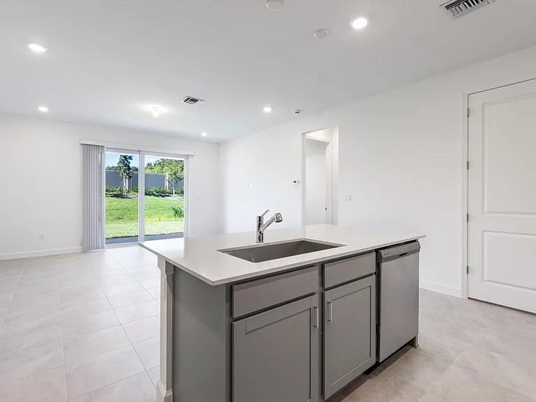 6435 Seabright Ter — Photo 14