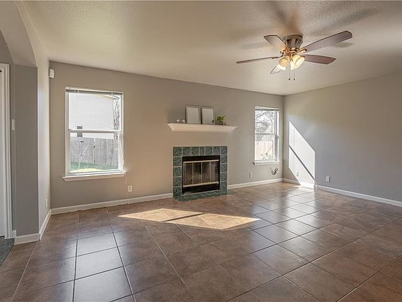 5th image of 118 Songbird Ct
