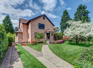 2140 Emerald St, Eugene, OR 97403