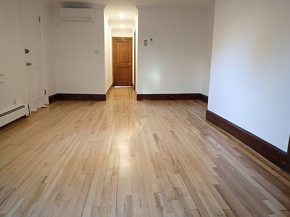 5th image of 207 Carlton Ave #1