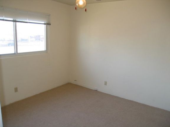 3rd image of 4025 Palo Duro Ave NE