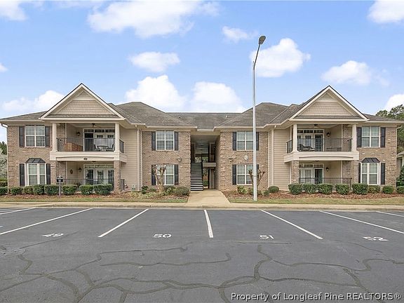 4th image of 1851 Jennifer Ln Unit 102