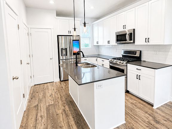 3rd image of 10743 S Porcini Dr