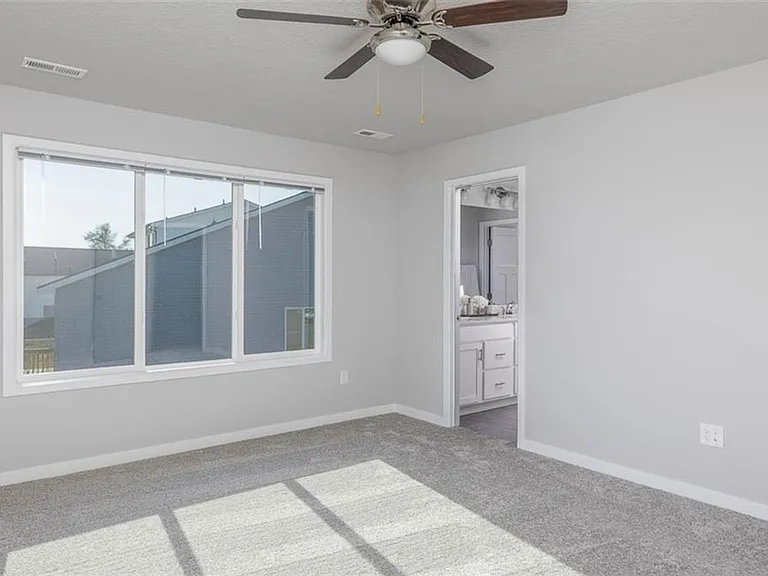 1707 Ashwood Ave — Photo 2