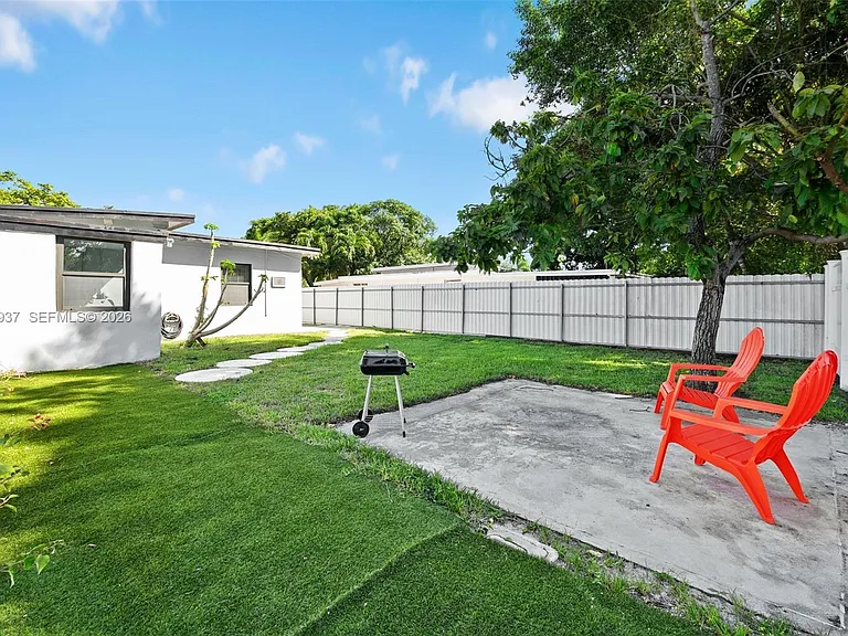 13840 NW 5th Ct — Photo 4