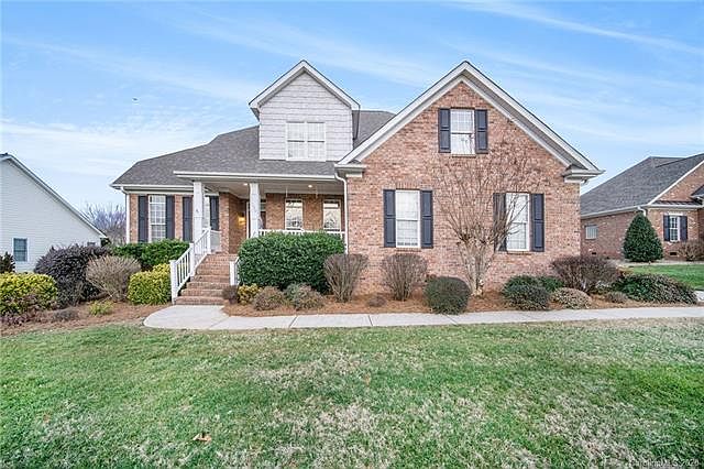 1st image of 129 Fox Den Cir