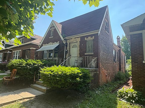 2nd image of 3530 Elmwood Ave