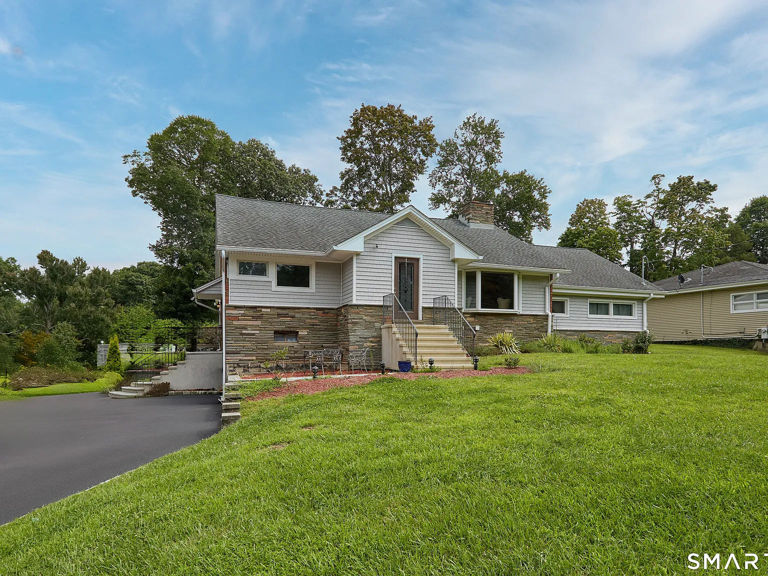3 bed, 2.5 bath, 2561 sqft, $5,000 — Photo 2