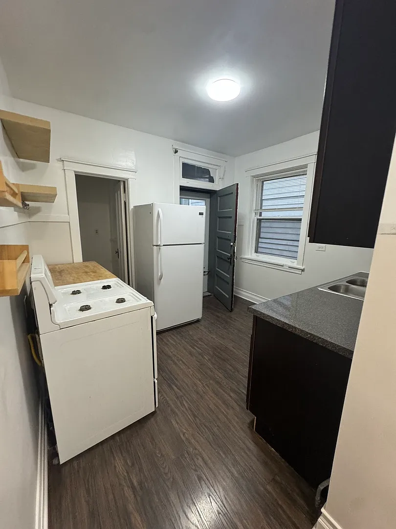 2 bed, $2,195 — Photo 3