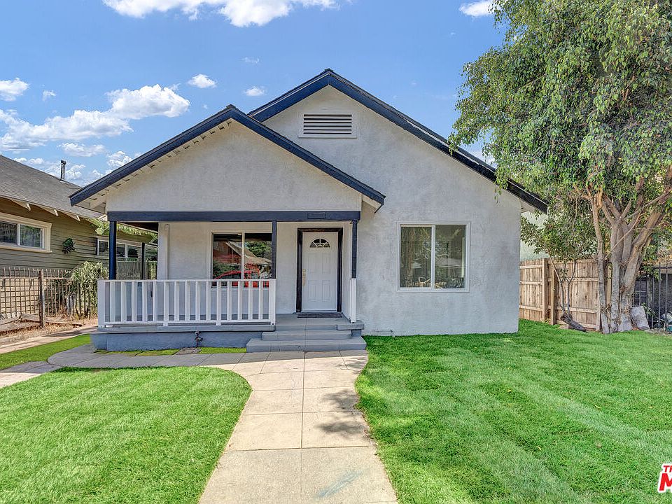 1st image of 620 W 42nd Pl