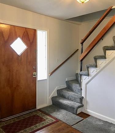 3rd image of 10305 Parkwood Dr