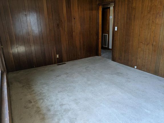 5th image of 324 Rockwood St