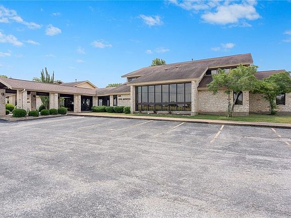 2nd image of 603 Mallard Ln