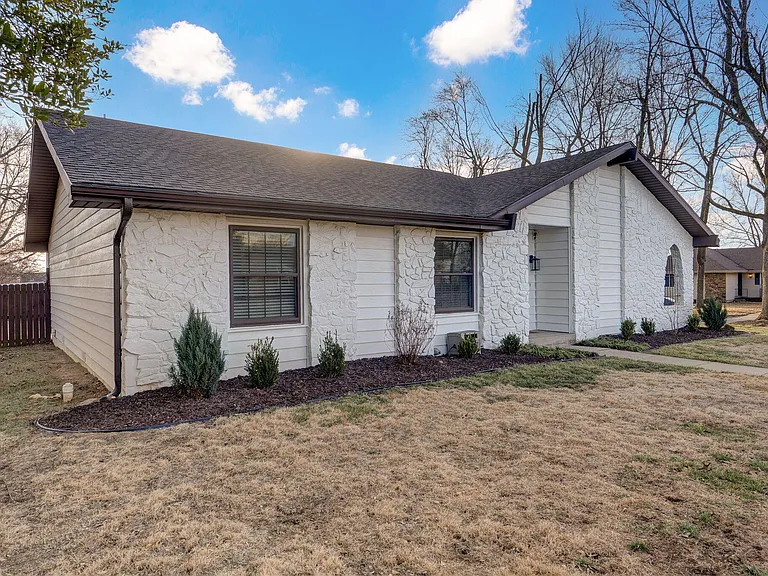 4094 S Eaton Ave — Photo 5