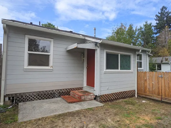 2069 Holly St, 2069 Holly St #1/2, Eureka, CA 95503